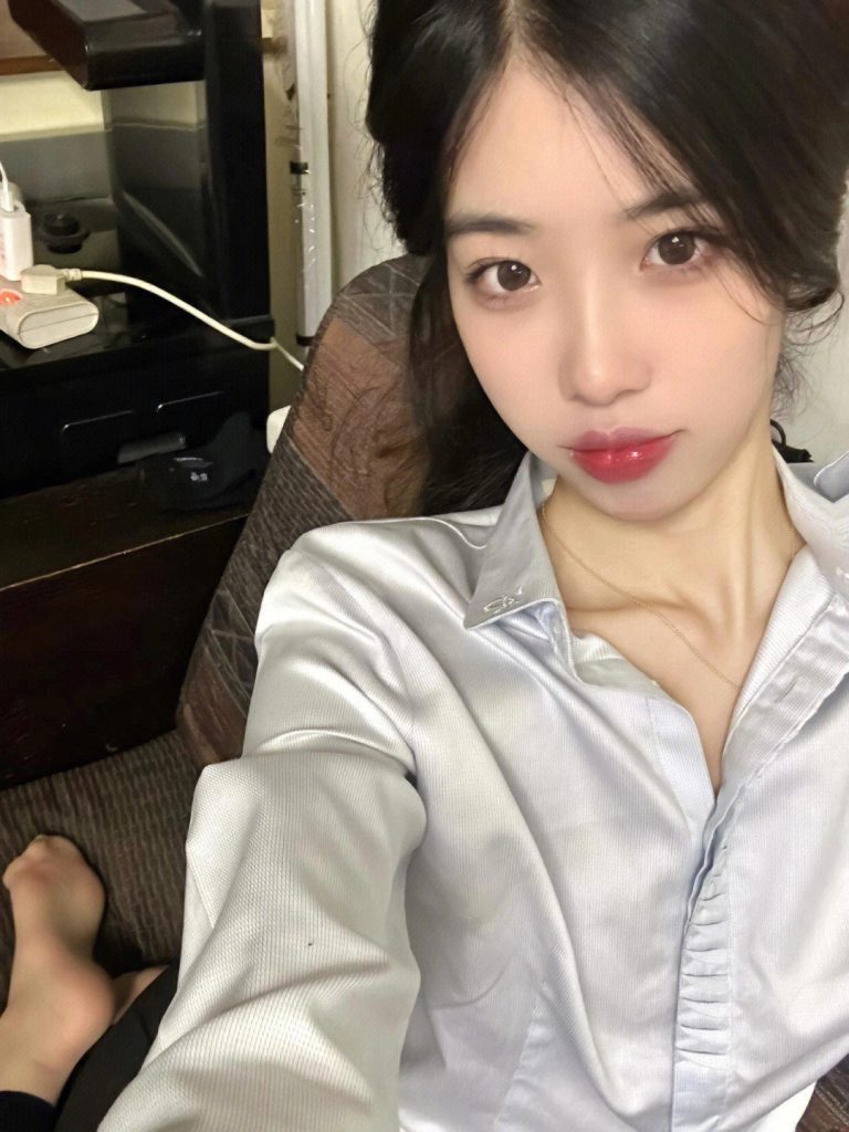咬唇妆真的可以咬唇-自拍社区-社交-猫匿社区
