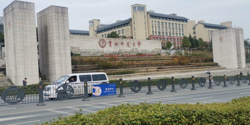 路过梦中情校-此刻社区-广场-猫匿社区