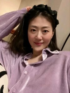 【投稿】明天后 这个点  正式迈入40岁
发现并不想发朋友圈  让别人知道自己奔4了
却又想有个纪念  发现陌生圈反而更有意思-猫匿