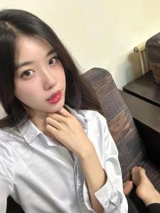 咬唇妆真的可以咬唇-猫匿