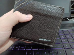 这个钱包，好像还是高中在学校买的，哈哈，这都好多年了哎-猫匿