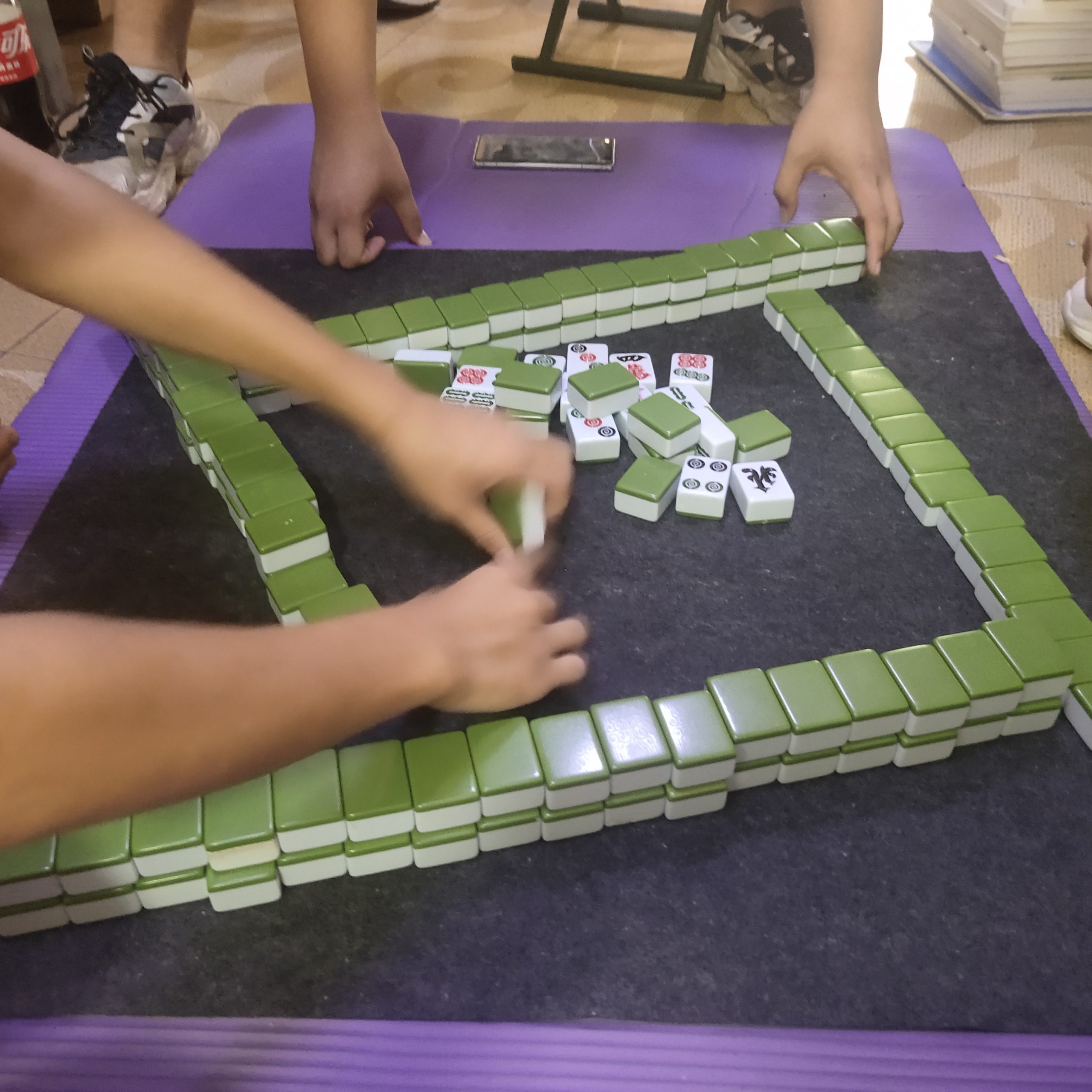 论大学生为了打麻将能有多拼-猫匿