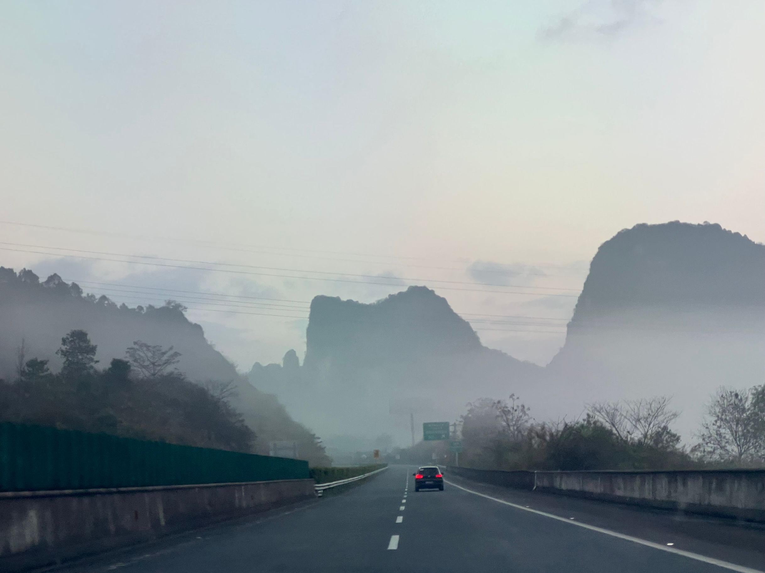 人在晚上的情绪总是被无限放大-猫匿