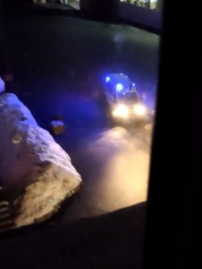 搁学校就乐意看点热闹-猫匿