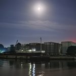 他乡纵有当头月，不及家长一盏灯-猫匿