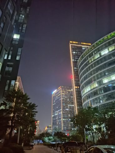 凑够了上下班的公司照片-猫匿