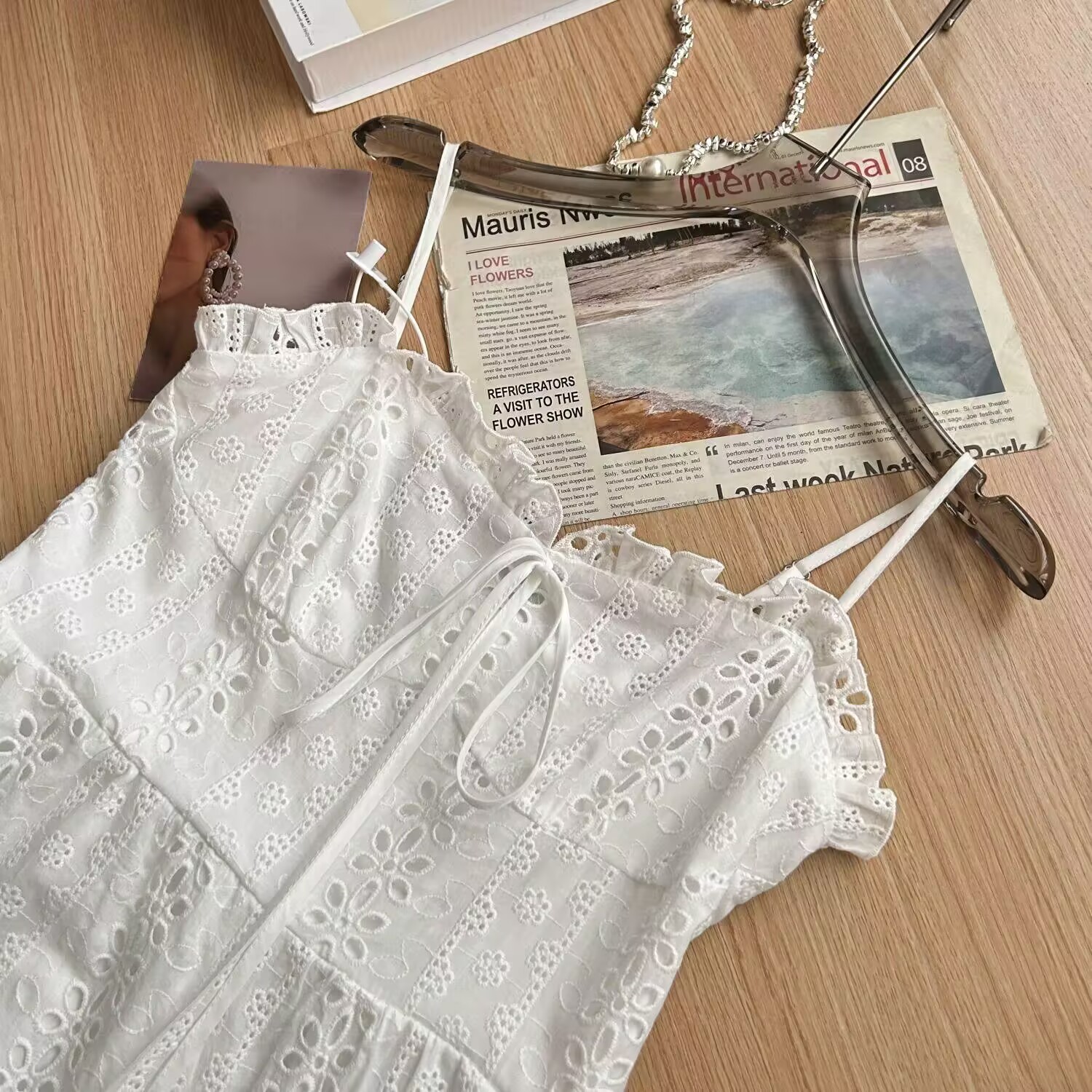 图片[2]-白色百搭蕾丝背心镂空吊带连衣裙-猫匿